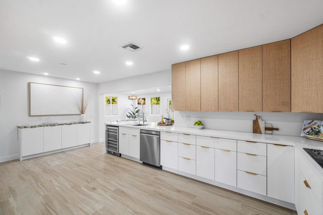 2634 SW 5th Street, Boynton Beach, FL 33435