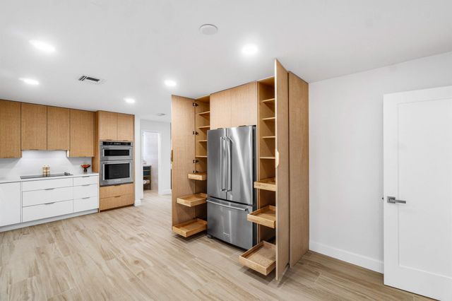 2634 SW 5th Street, Boynton Beach, FL 33435