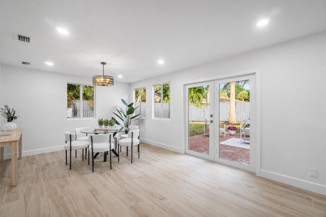 2634 SW 5th Street, Boynton Beach, FL 33435