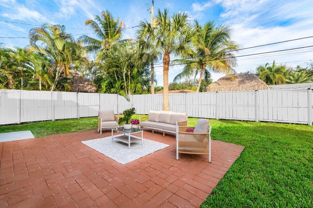 2634 SW 5th Street, Boynton Beach, FL 33435