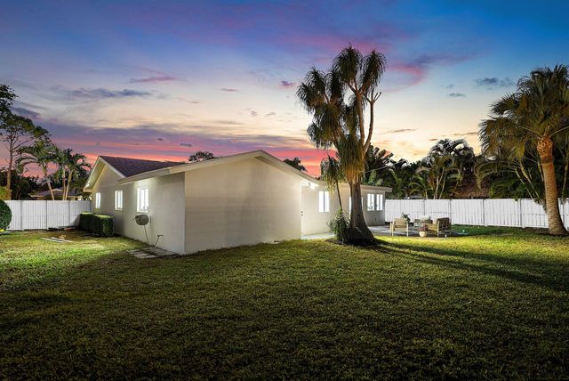 2634 SW 5th Street, Boynton Beach, FL 33435