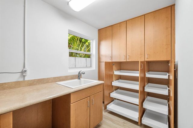 2634 SW 5th Street, Boynton Beach, FL 33435