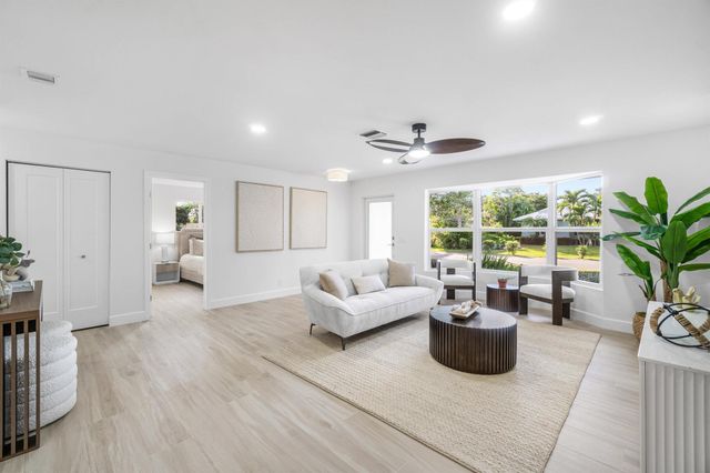 2634 SW 5th Street, Boynton Beach, FL 33435