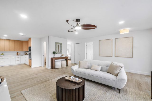 2634 SW 5th Street, Boynton Beach, FL 33435