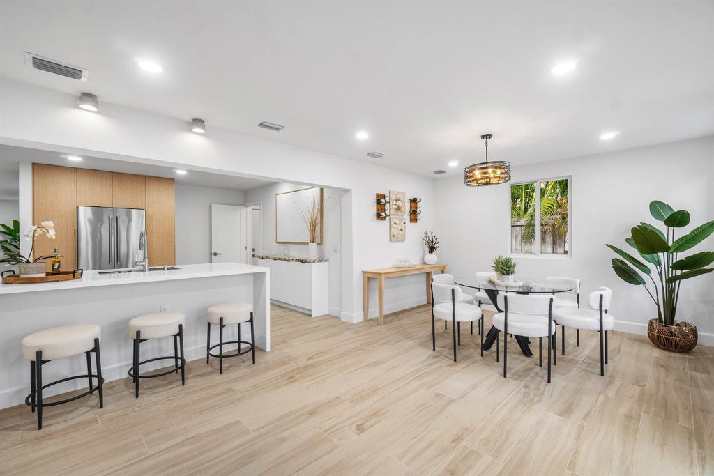 2634 SW 5th Street, Boynton Beach, FL 33435