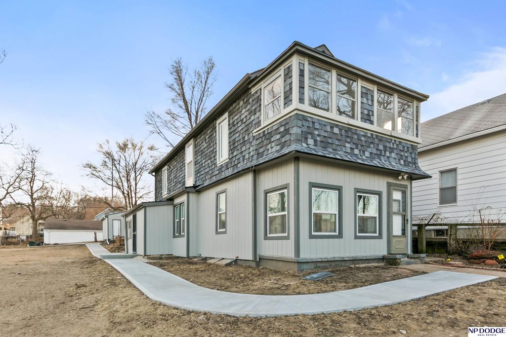 511 Poppleton Avenue, Omaha, NE 68108