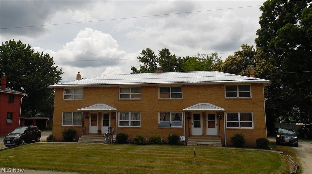 210 Clara Court, Louisville, OH 44641