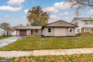 57 EASTBROOK LN, Willingboro, NJ 08046