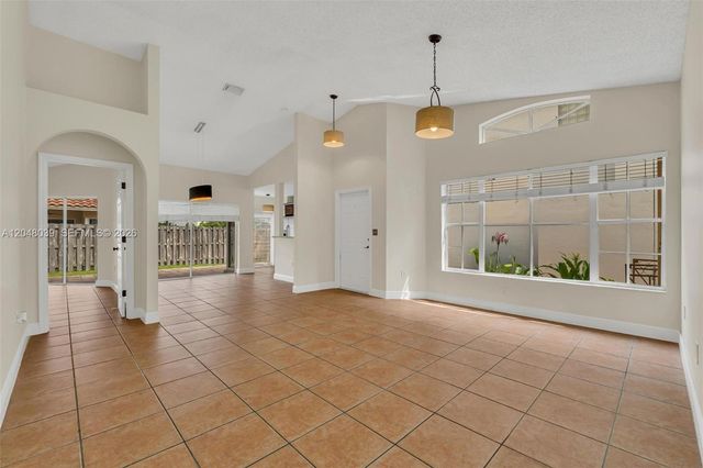 4916 SW 154th Ave, Miami, FL 33185