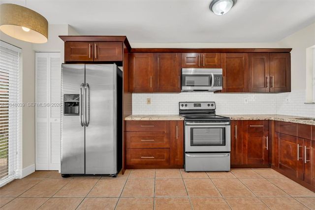 4916 SW 154th Ave, Miami, FL 33185