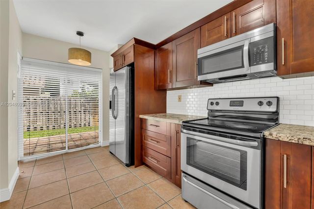 4916 SW 154th Ave, Miami, FL 33185