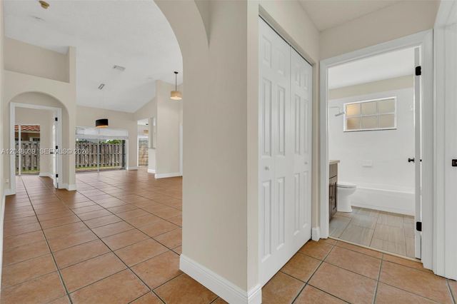 4916 SW 154th Ave, Miami, FL 33185
