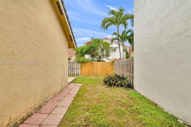 4916 SW 154th Ave, Miami, FL 33185