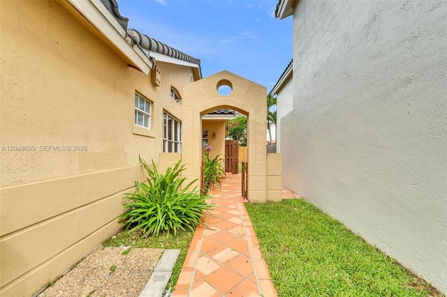 4916 SW 154th Ave, Miami, FL 33185