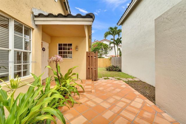 4916 SW 154th Ave, Miami, FL 33185