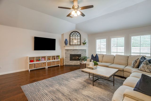 6405 Creekdale Drive, The Colony, TX 75056