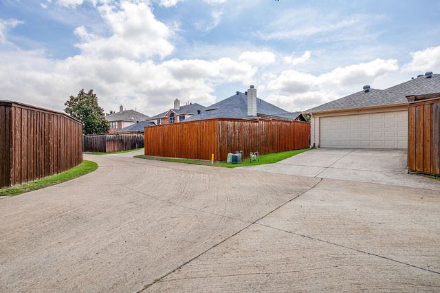 6405 Creekdale Drive, The Colony, TX 75056