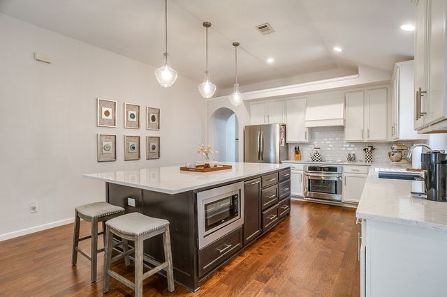 6405 Creekdale Drive, The Colony, TX 75056