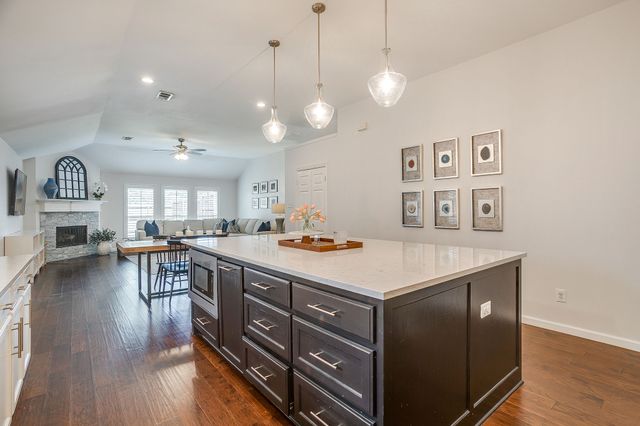 6405 Creekdale Drive, The Colony, TX 75056