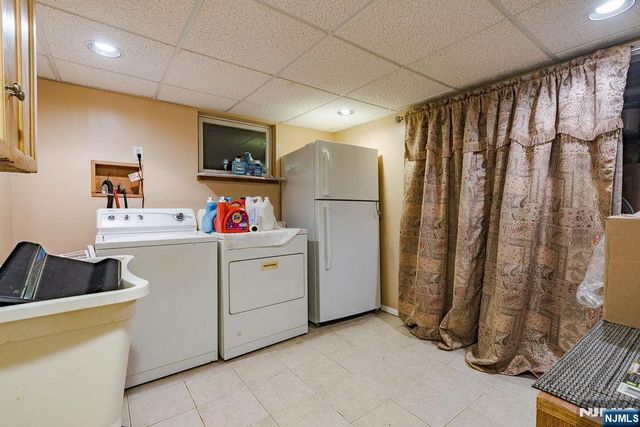 64 Century Road, Paramus, NJ 07652