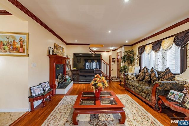 64 Century Road, Paramus, NJ 07652