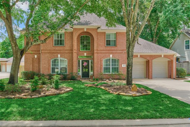 11 Filigree Pines Place, The Woodlands, TX 77382