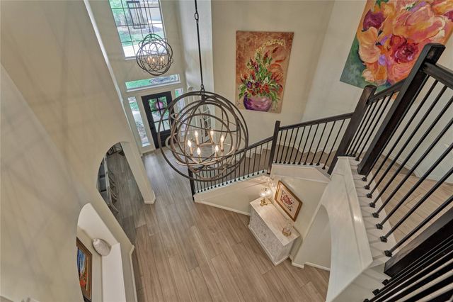 11 Filigree Pines Place, The Woodlands, TX 77382