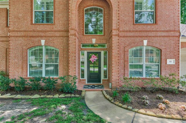 11 Filigree Pines Place, The Woodlands, TX 77382