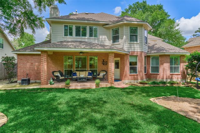 11 Filigree Pines Place, The Woodlands, TX 77382