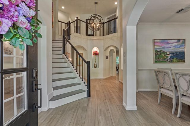11 Filigree Pines Place, The Woodlands, TX 77382