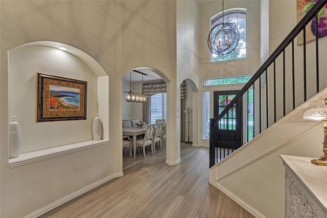 11 Filigree Pines Place, The Woodlands, TX 77382