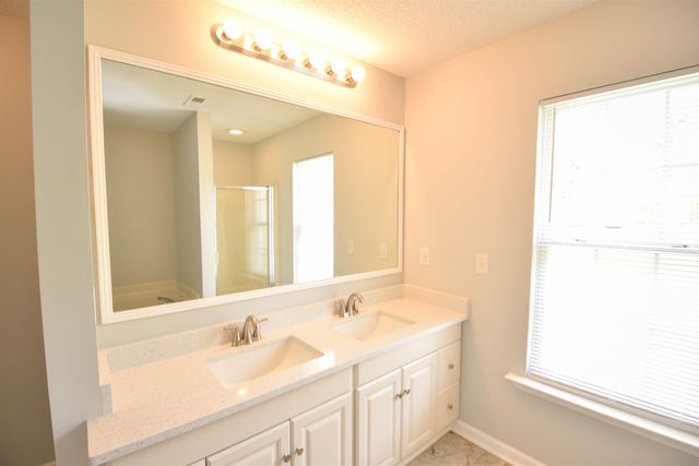 225 Kittiwake Lane, Boiling Springs, SC 29316