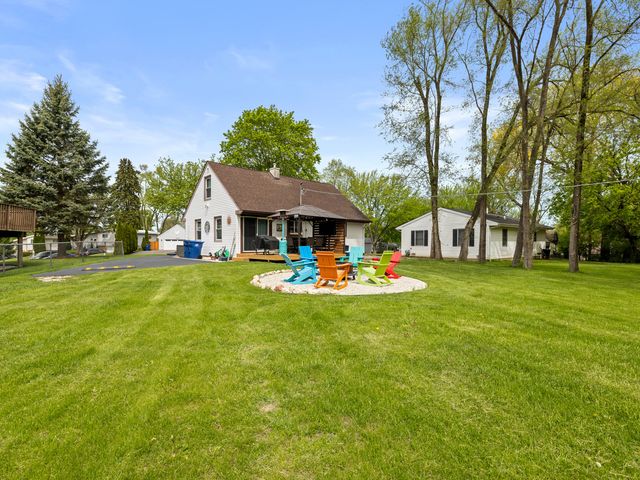 37127 N Hillside Drive, Lake Villa, IL 60046