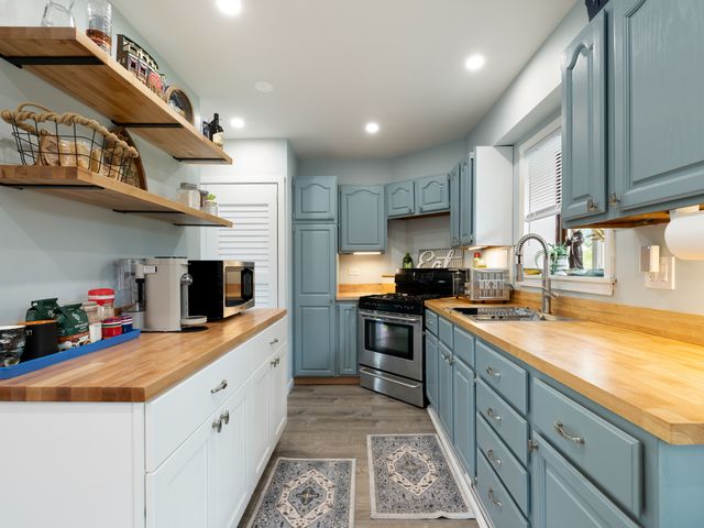 37127 N Hillside Drive, Lake Villa, IL 60046
