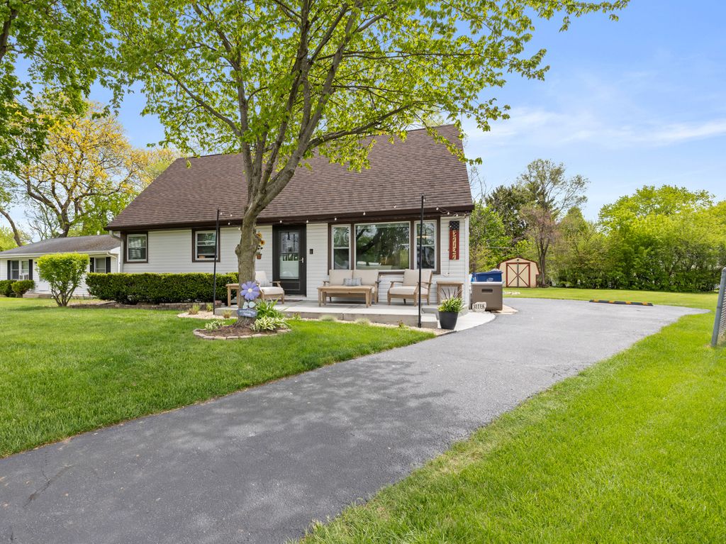 37127 N Hillside Drive, Lake Villa, IL 60046
