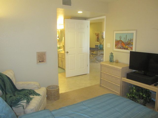 12212 N PARADISE VILLAGE Parkway 413, Phoenix, AZ 85032