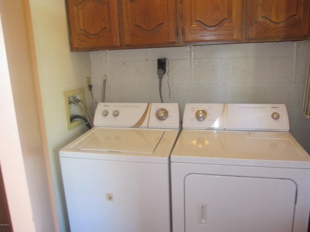 12212 N PARADISE VILLAGE Parkway 413, Phoenix, AZ 85032