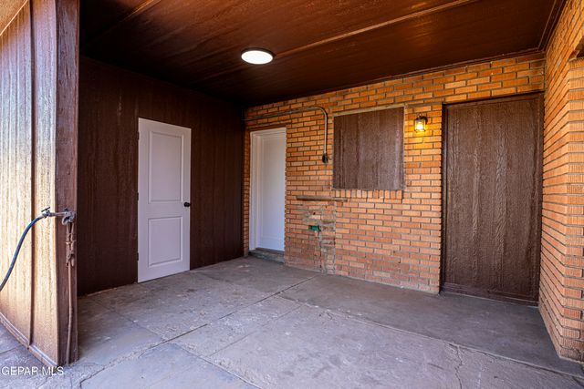 8401 MOUNT WHITNEY Drive, El Paso, TX 79904