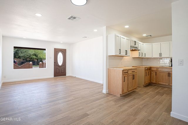 8401 MOUNT WHITNEY Drive, El Paso, TX 79904