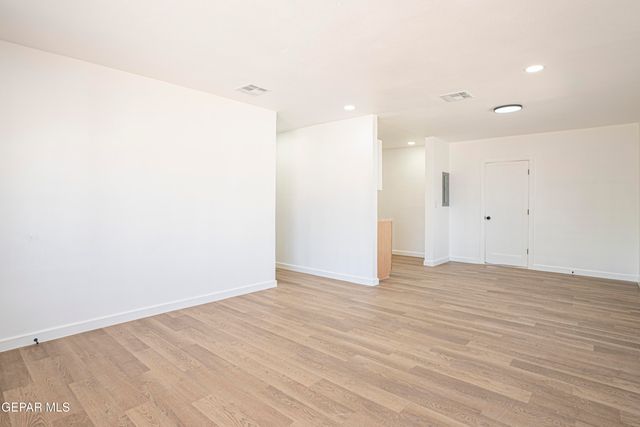 8401 MOUNT WHITNEY Drive, El Paso, TX 79904