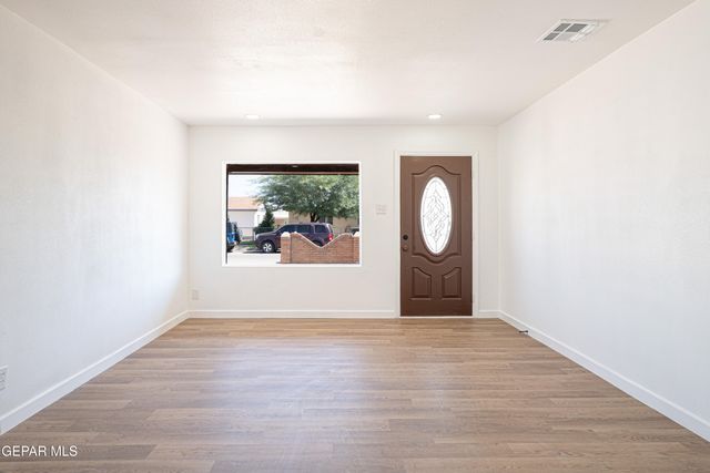 8401 MOUNT WHITNEY Drive, El Paso, TX 79904