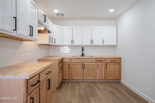 8401 MOUNT WHITNEY Drive, El Paso, TX 79904