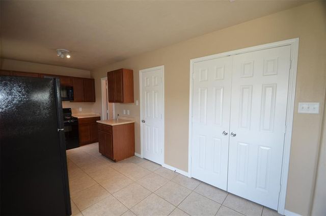 5015 Willow Point Drive, Conroe, TX 77303