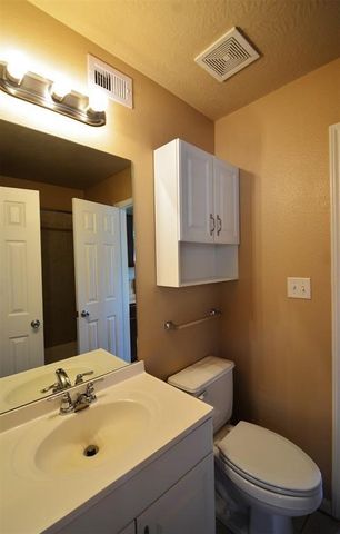 5015 Willow Point Drive, Conroe, TX 77303