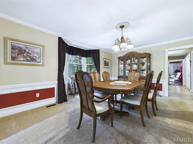 22 Frontenac Place, Godfrey, IL 62035
