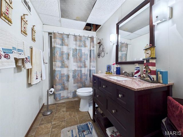 22 Frontenac Place, Godfrey, IL 62035