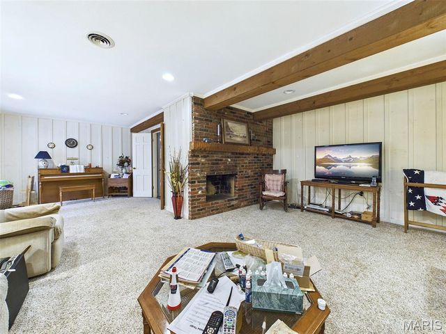 22 Frontenac Place, Godfrey, IL 62035
