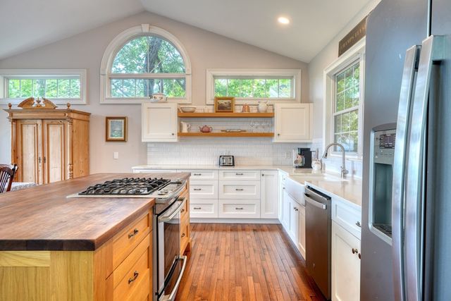 860 Ramey Mountain Road, Hiawassee, GA 30546