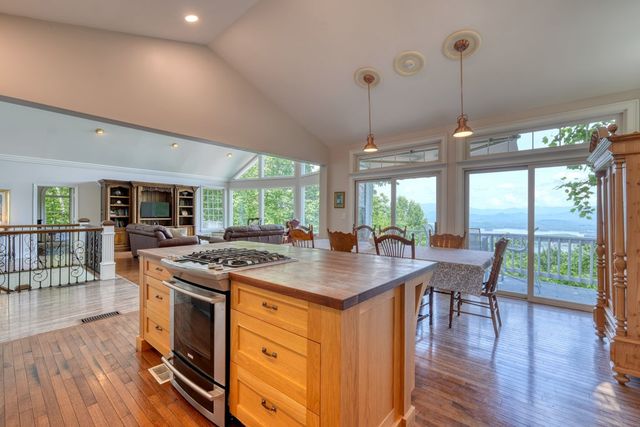 860 Ramey Mountain Road, Hiawassee, GA 30546