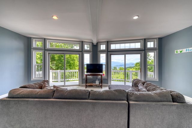 860 Ramey Mountain Road, Hiawassee, GA 30546